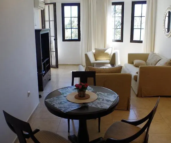 Beautiful 1st-line Seaview Private In The Cliff *